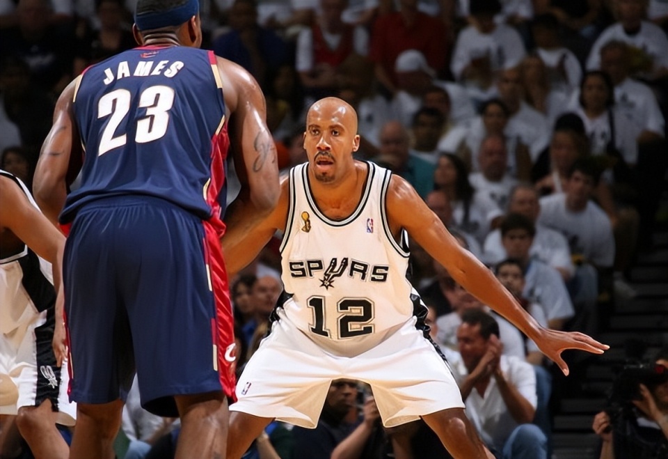 上海队横扫国王，詹姆斯惊艳四座